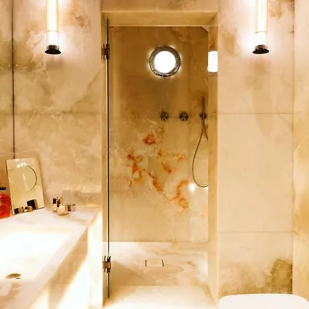 The Harbour - Luxury Living 4*