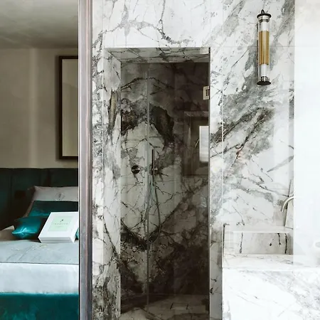 The Harbour - Luxury Living