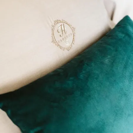 The Harbour - Luxury Living Bed & Breakfast