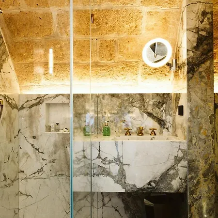 The Harbour - Luxury Living Bed & Breakfast Trani