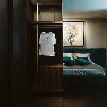 The Harbour - Luxury Living Bed & Breakfast 4*